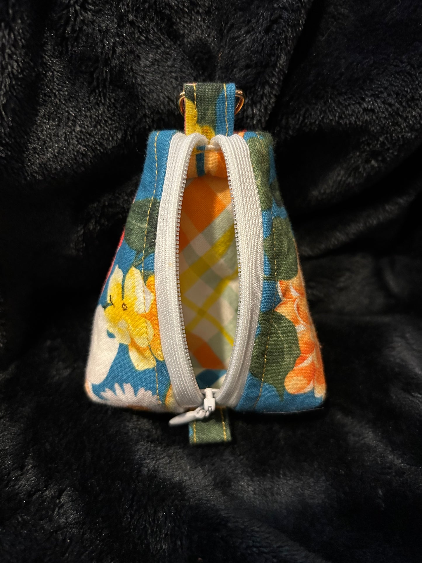 Floral Triangle Pouch White zipper