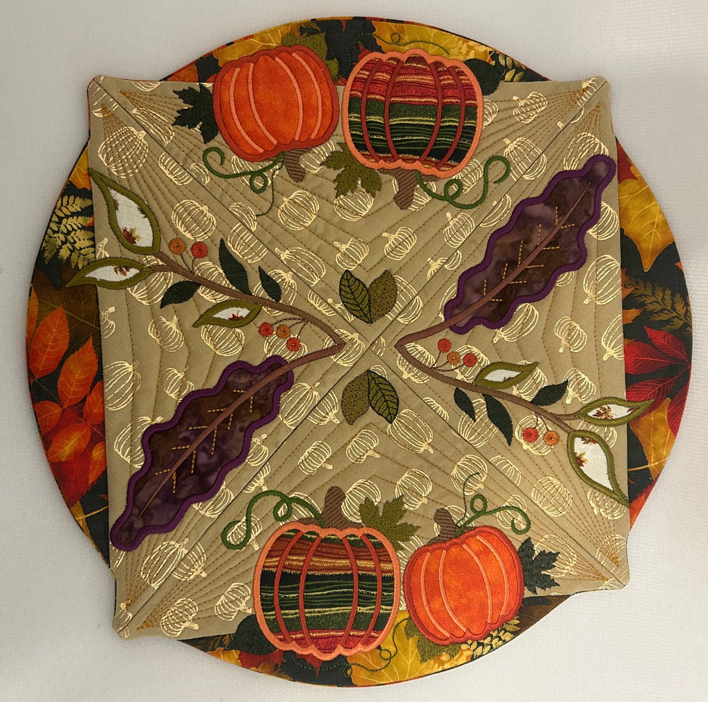 Fall Table Round